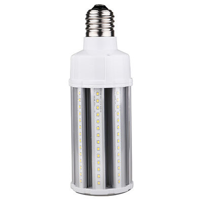 L'ampoule LED du maïs 7020LM s'allume
